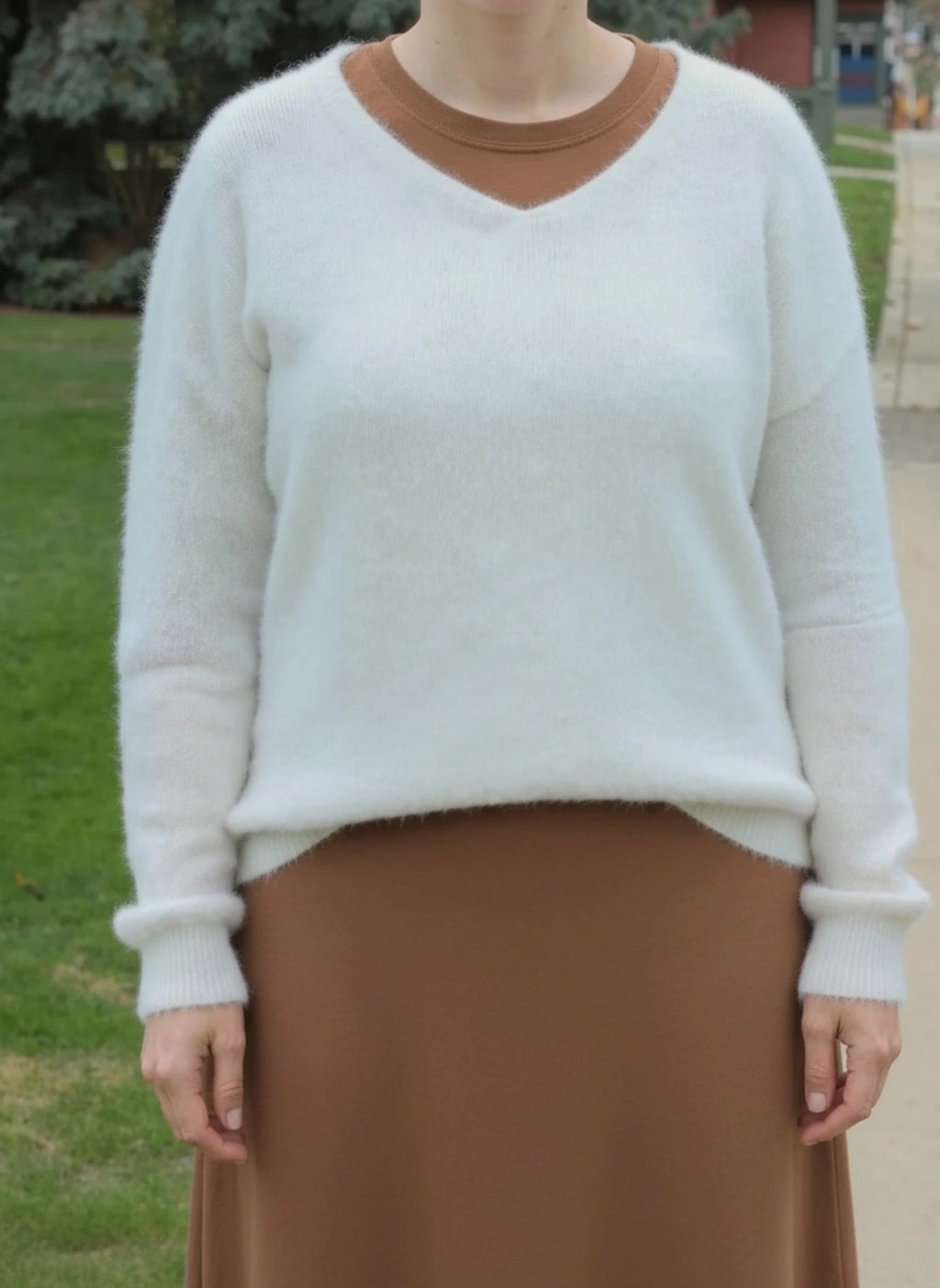 Diana V-neck pullover basic sweater